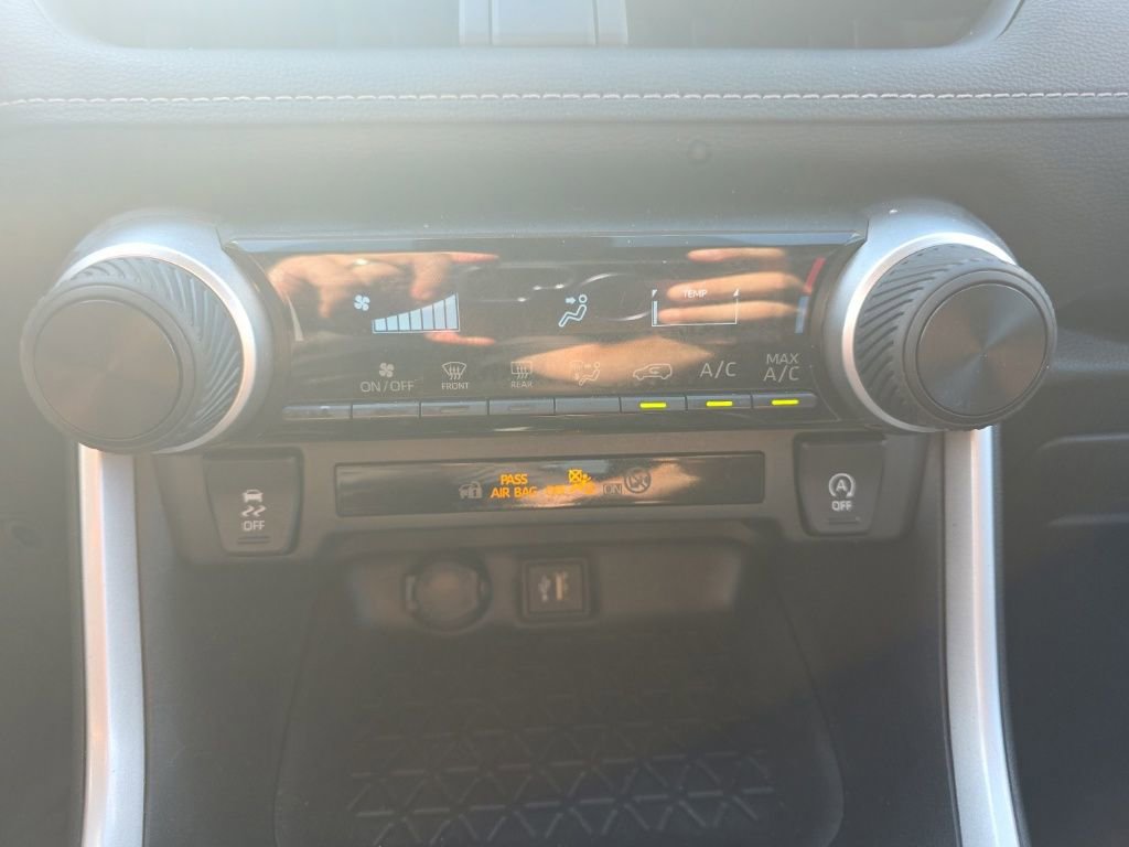 Used 2024 Toyota RAV4 LE image 27