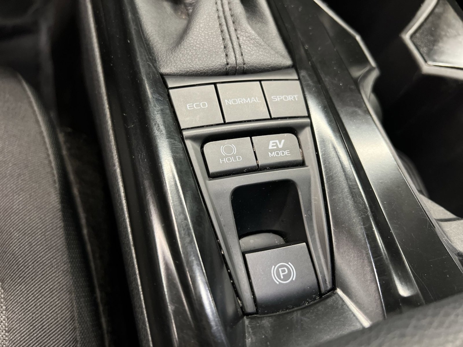 Used 2025 Toyota Camry LE image 29