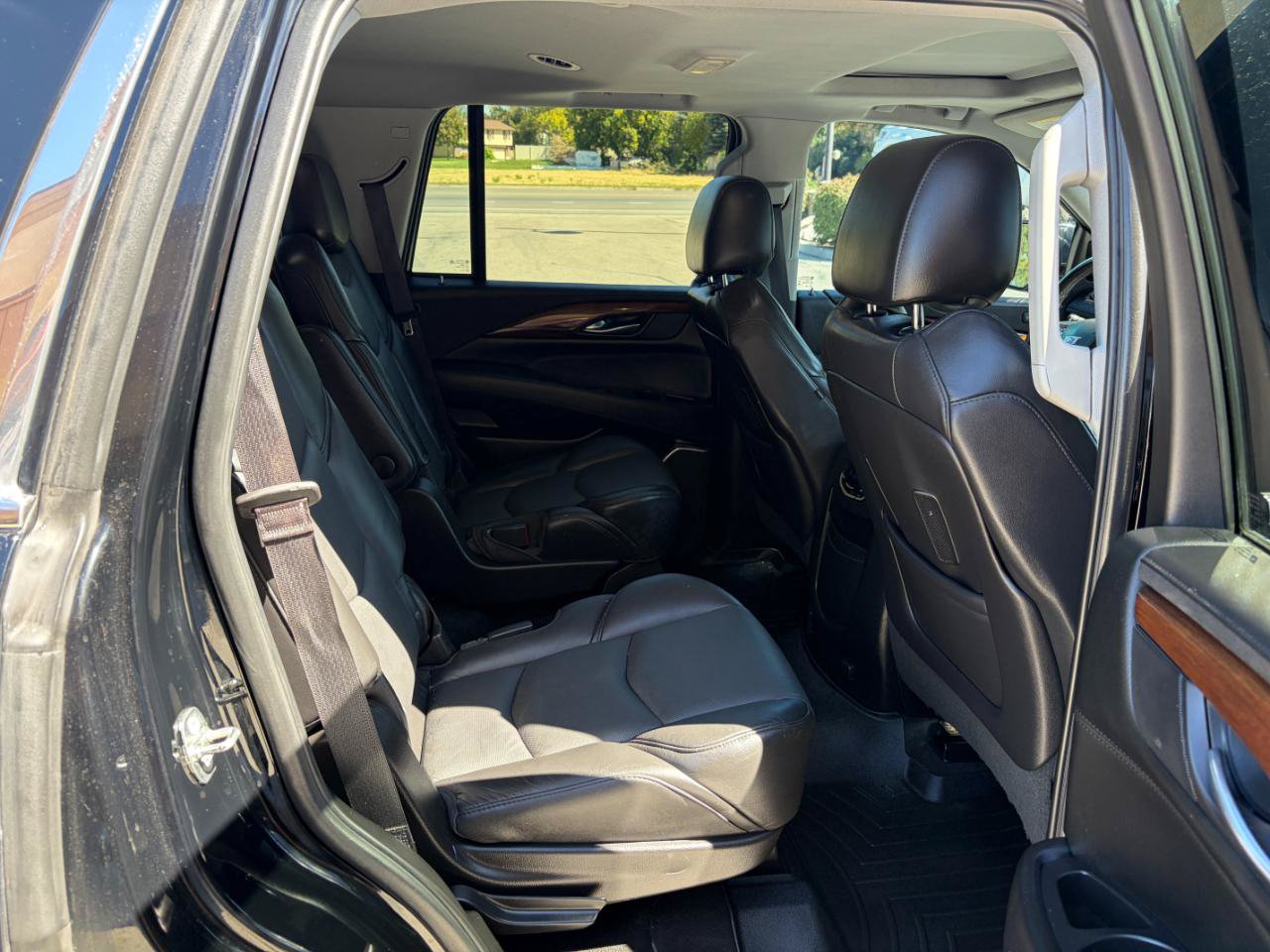Used 2018 Cadillac Escalade Luxury AWD/4WD image 8