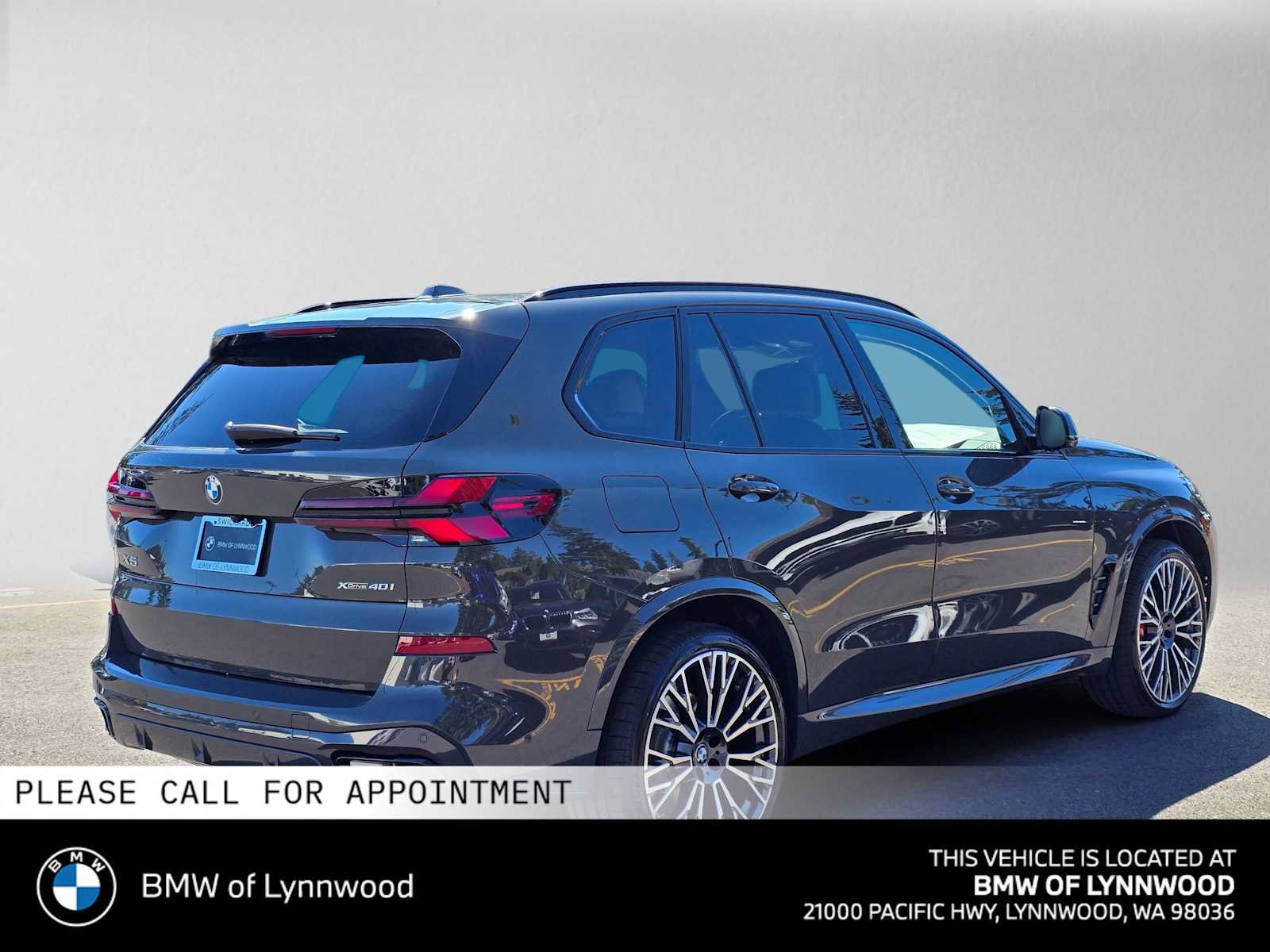 New 2026 BMW X5 xDrive40i w/ M Sport Package AWD/4WD image 3