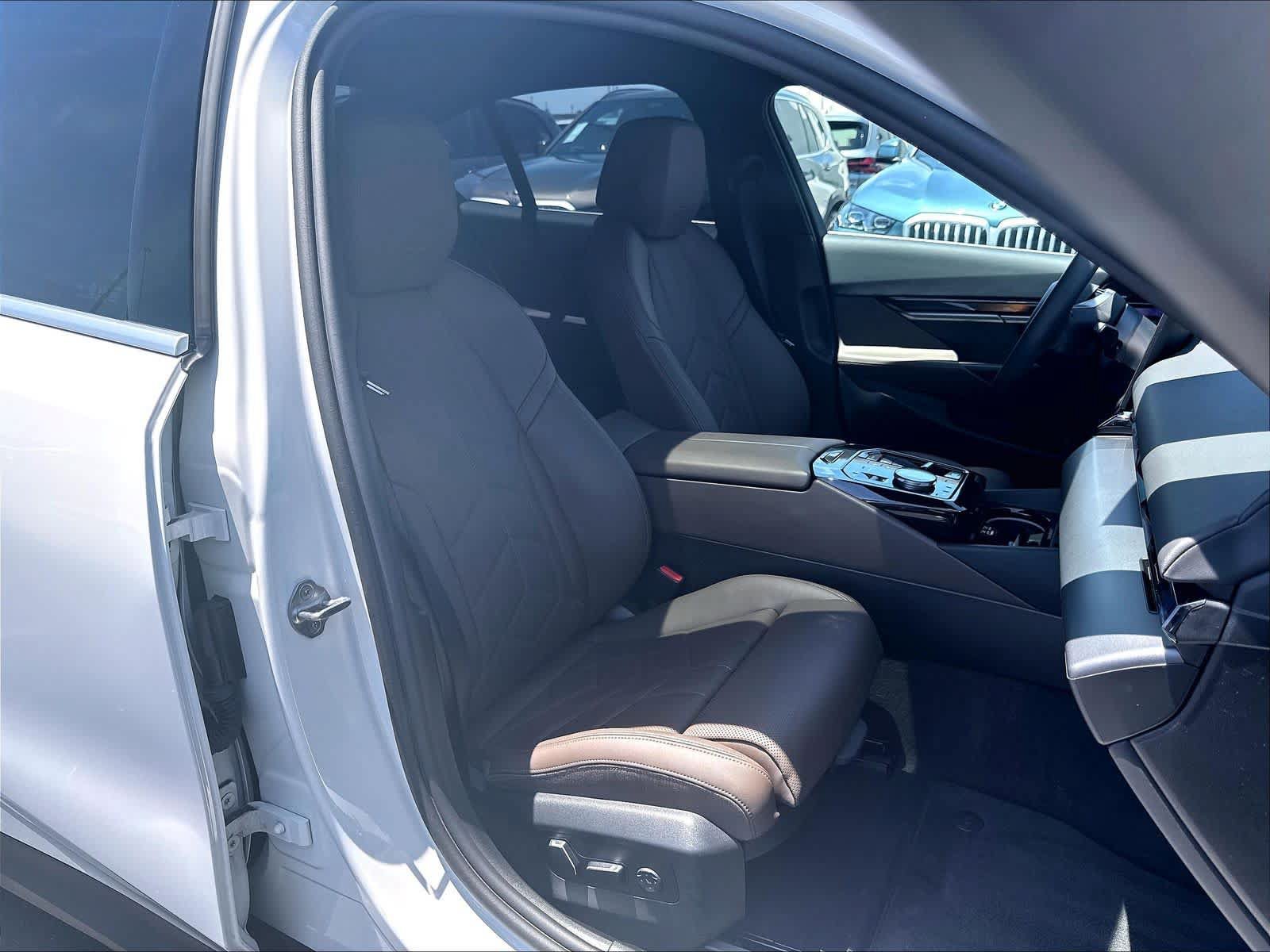 Certified 2024 BMW i5 eDrive40i w/ M Sport Package RWD image 31