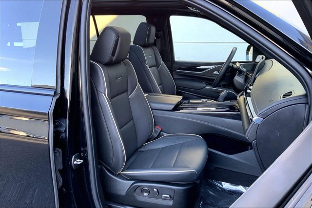 Used 2023 Cadillac Escalade Sport w/ LPO, ONYX Package AWD/4WD image 6