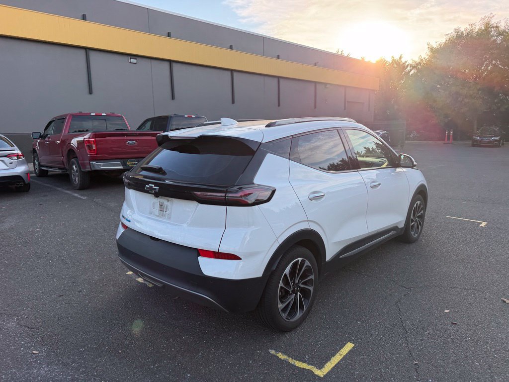 Used 2023 Chevrolet Bolt EUV Premier FWD image 8