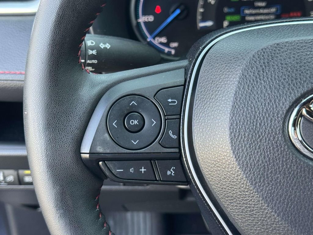 Used 2024 Toyota RAV4 SE w/ Weather & Moonroof Package image 10