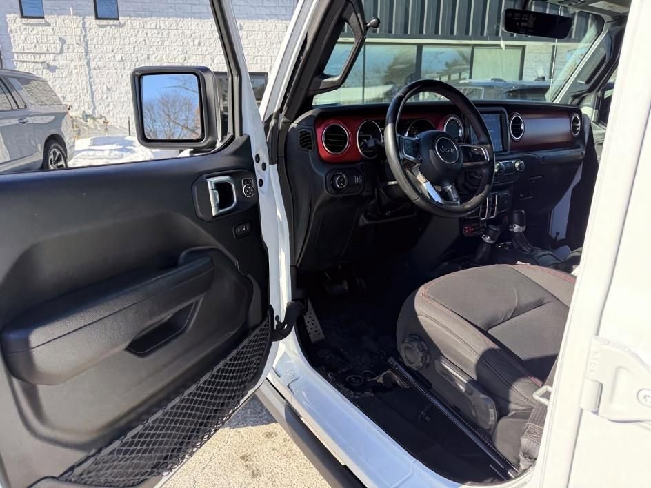 Used 2023 Jeep Gladiator Rubicon w/ Cold Weather Group image 17