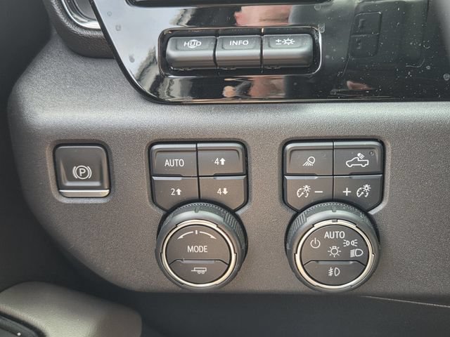 Used 2023 Chevrolet Silverado 1500 ZR2 w/ Technology Package AWD/4WD image 21