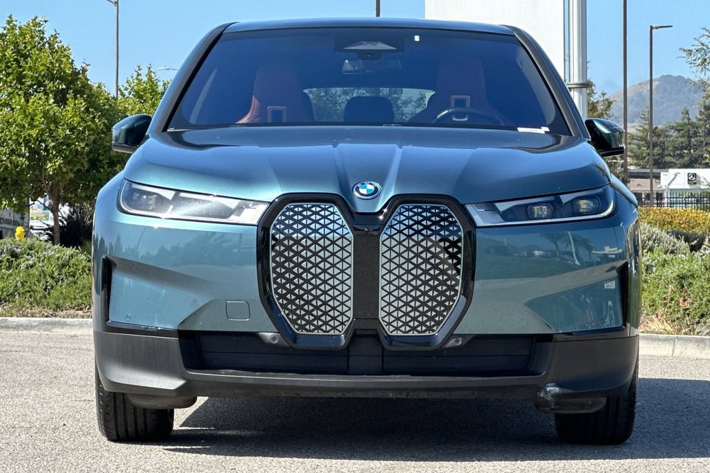 Used 2023 BMW iX xDrive50 w/ Premium Package AWD/4WD image 8