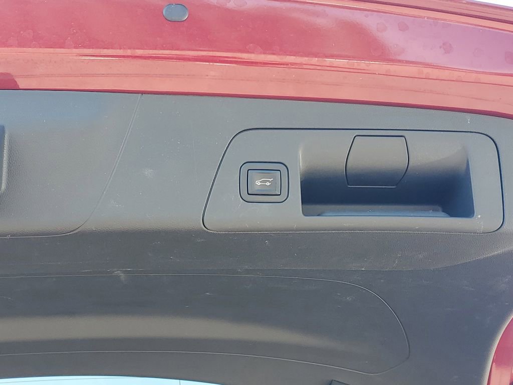 Used 2022 Buick Envision Essence w/ Technology Package I AWD/4WD image 10