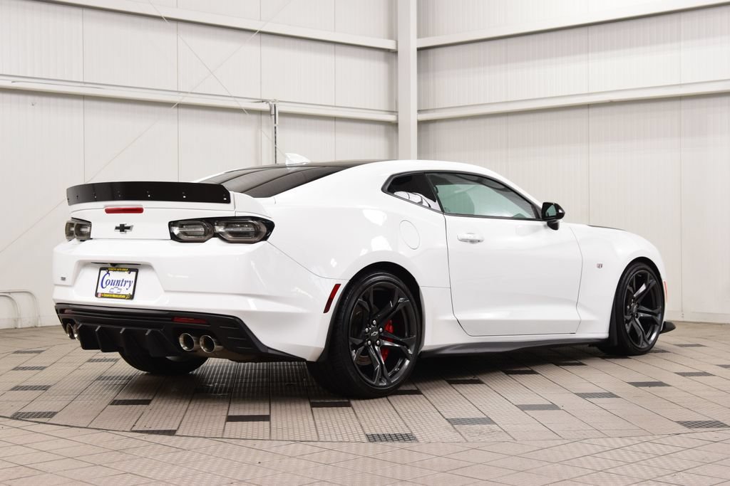 Used 2021 Chevrolet Camaro SS RWD image 8