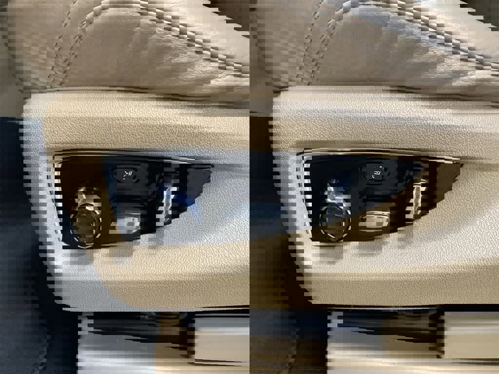 Used 2018 Cadillac Escalade Platinum image 14