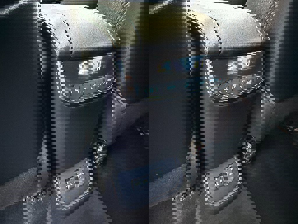 Used 2022 Toyota Highlander Limited image 23