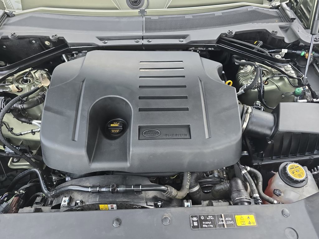 Certified 2023 Land Rover Defender 110 SE image 32