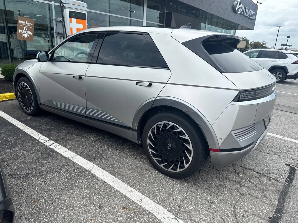 Used 2023 Hyundai Ioniq 5 Limited AWD/4WD image 3