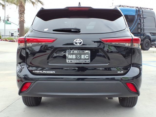 Used 2023 Toyota Highlander XLE FWD image 22