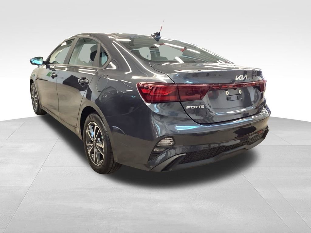 Used 2023 Kia Forte LXS FWD image 2
