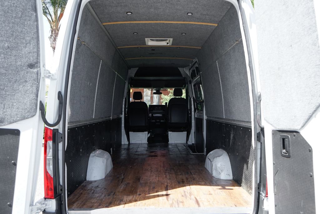 Used 2019 Mercedes-Benz Sprinter 170 Cargo image 9
