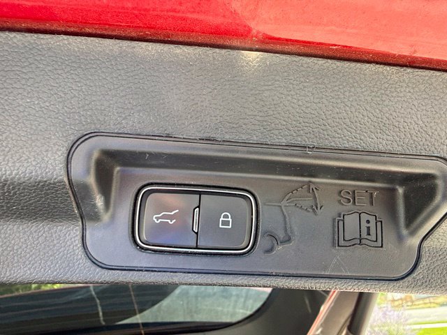 Used 2020 Ford Explorer XLT w/ Equipment Group 202A AWD/4WD image 9