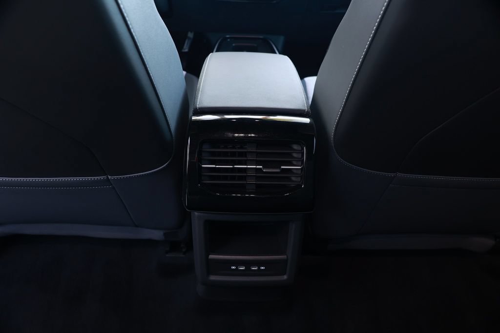 Used 2024 Volkswagen ID.4 2WD image 33
