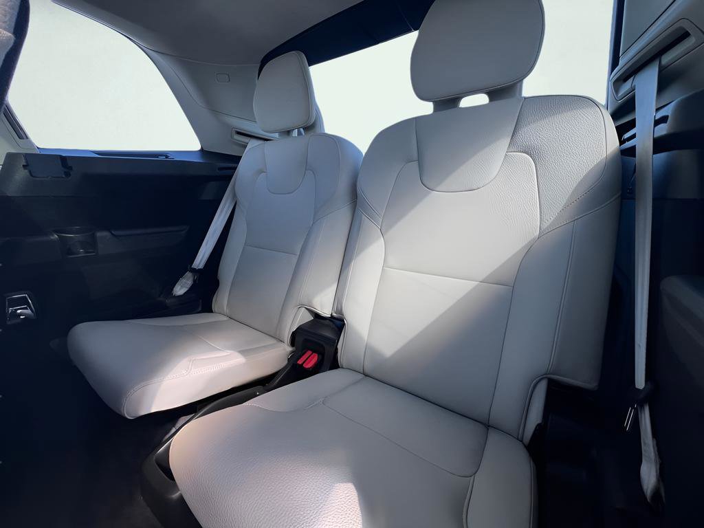 Used 2019 Volvo XC90 T5 Momentum w/ Protection Package Premier AWD/4WD image 22