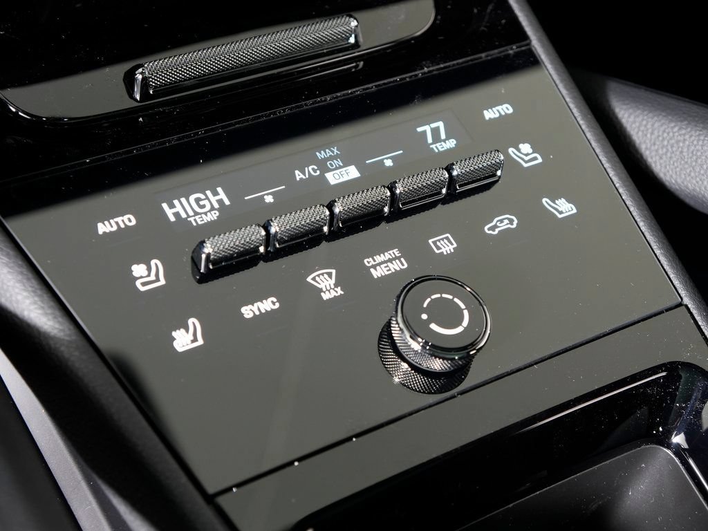 Certified 2026 Porsche Cayenne Coupe AWD/4WD image 32