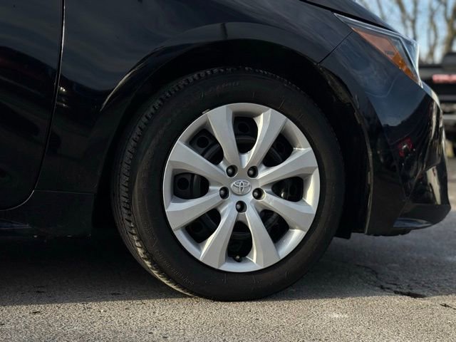 Used 2023 Toyota Corolla LE image 43