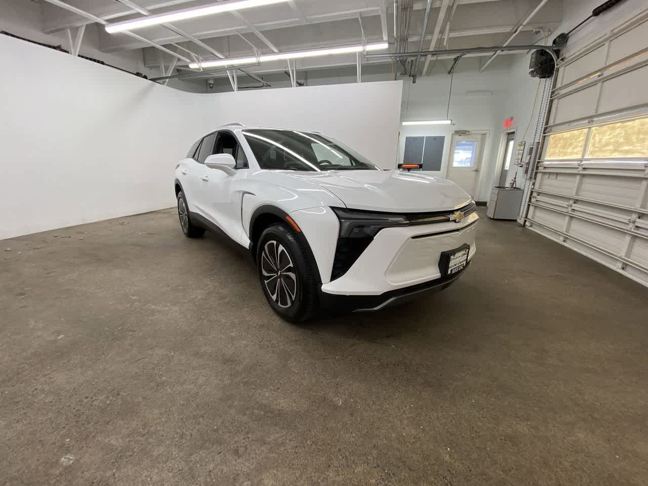 Used 2024 Chevrolet Blazer EV LT AWD/4WD image 8
