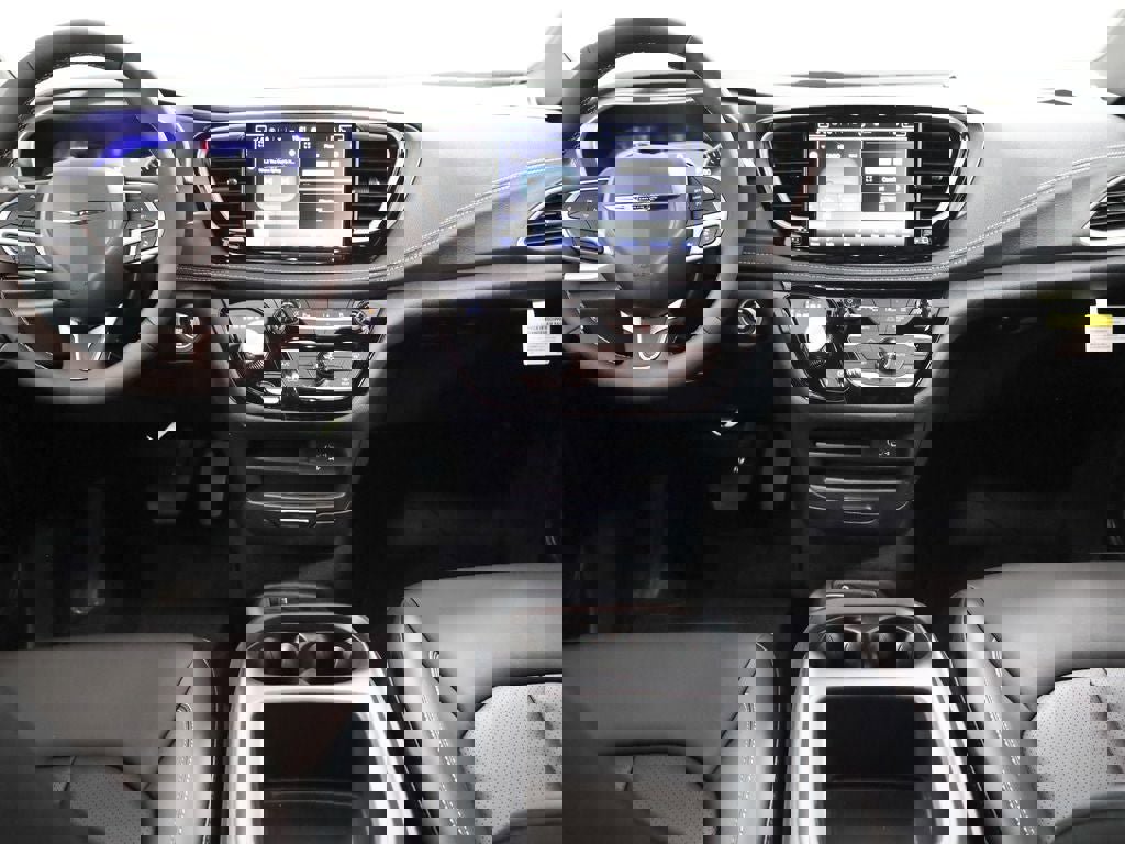 New 2026 Chrysler Pacifica Select image 7