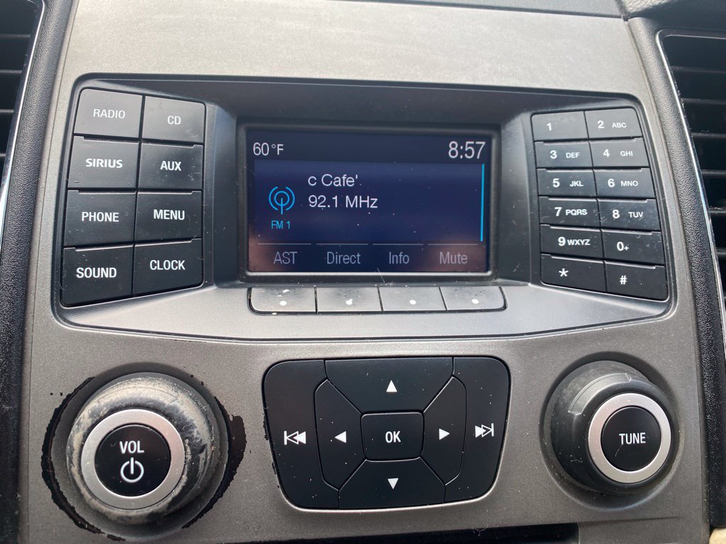 Used 2015 Ford Taurus Limited FWD image 12