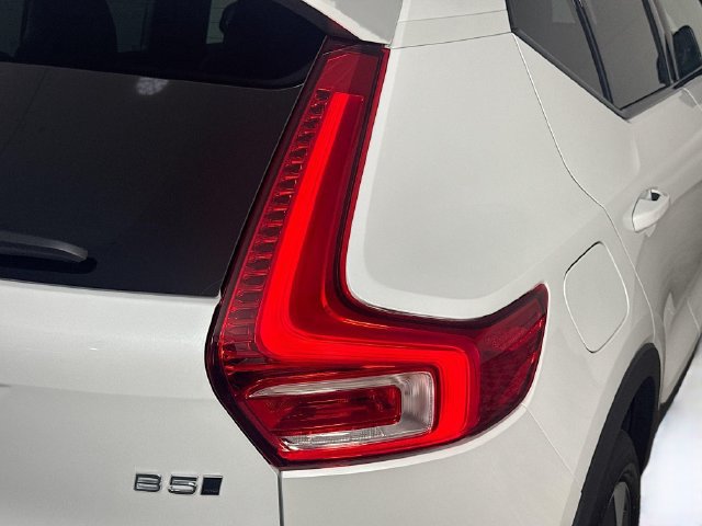 Used 2026 Volvo XC40 B5 Plus AWD/4WD image 33