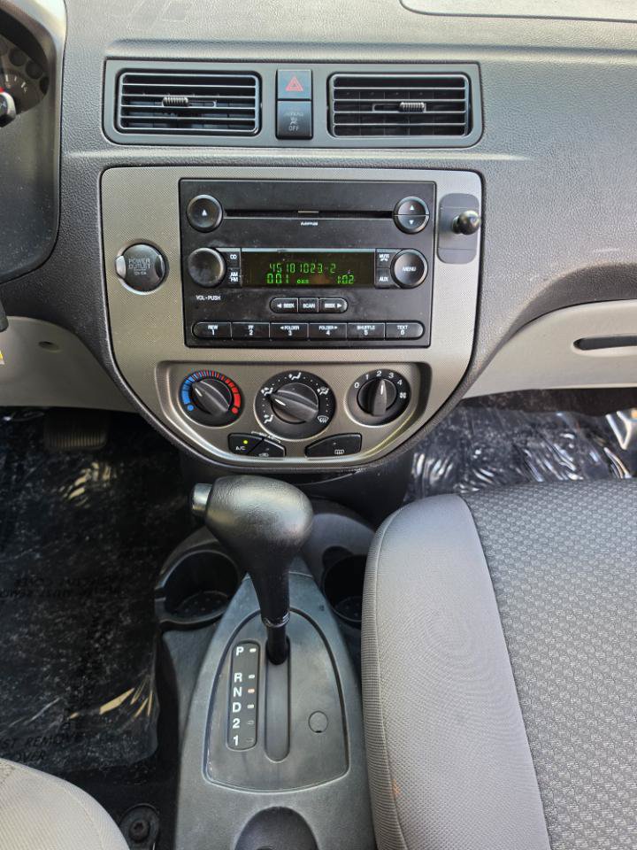 Used 2006 Ford Focus SES FWD image 13