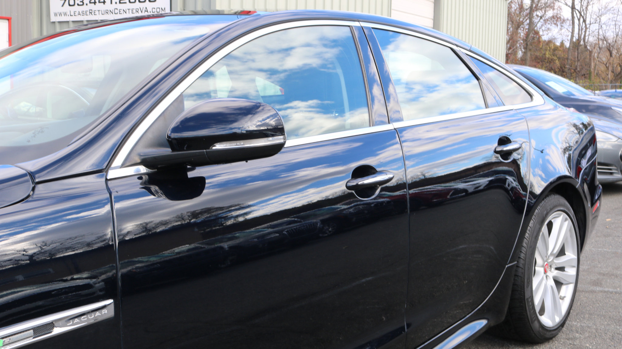 Used 2016 Jaguar XJ R-Sport image 5