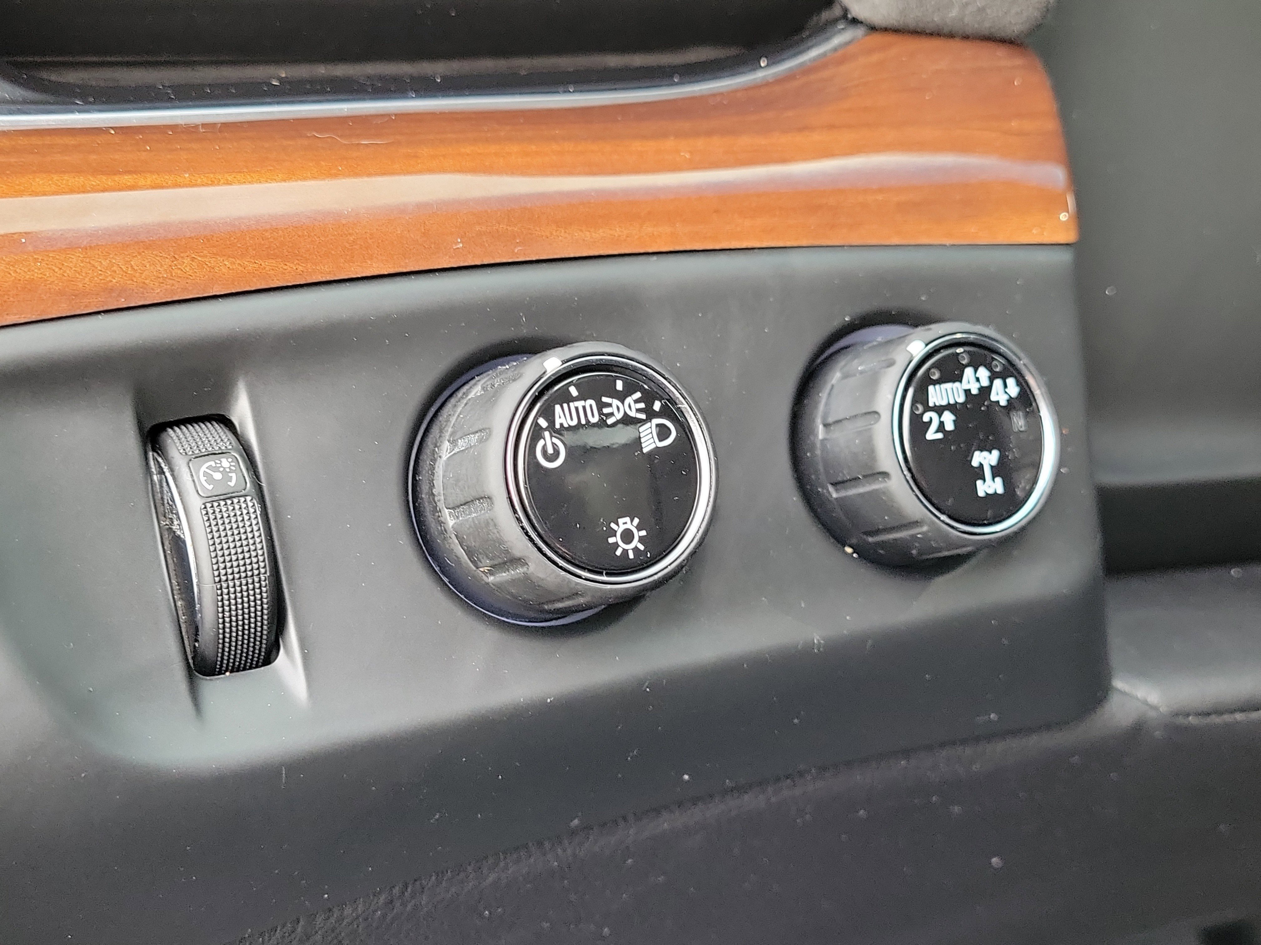 Used 2019 Cadillac Escalade ESV Luxury image 24