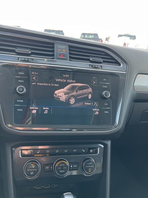 Used 2018 Volkswagen Tiguan SE image 40