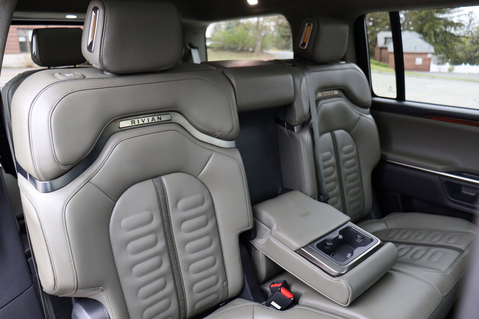 Used 2023 Rivian R1S Adventure image 18