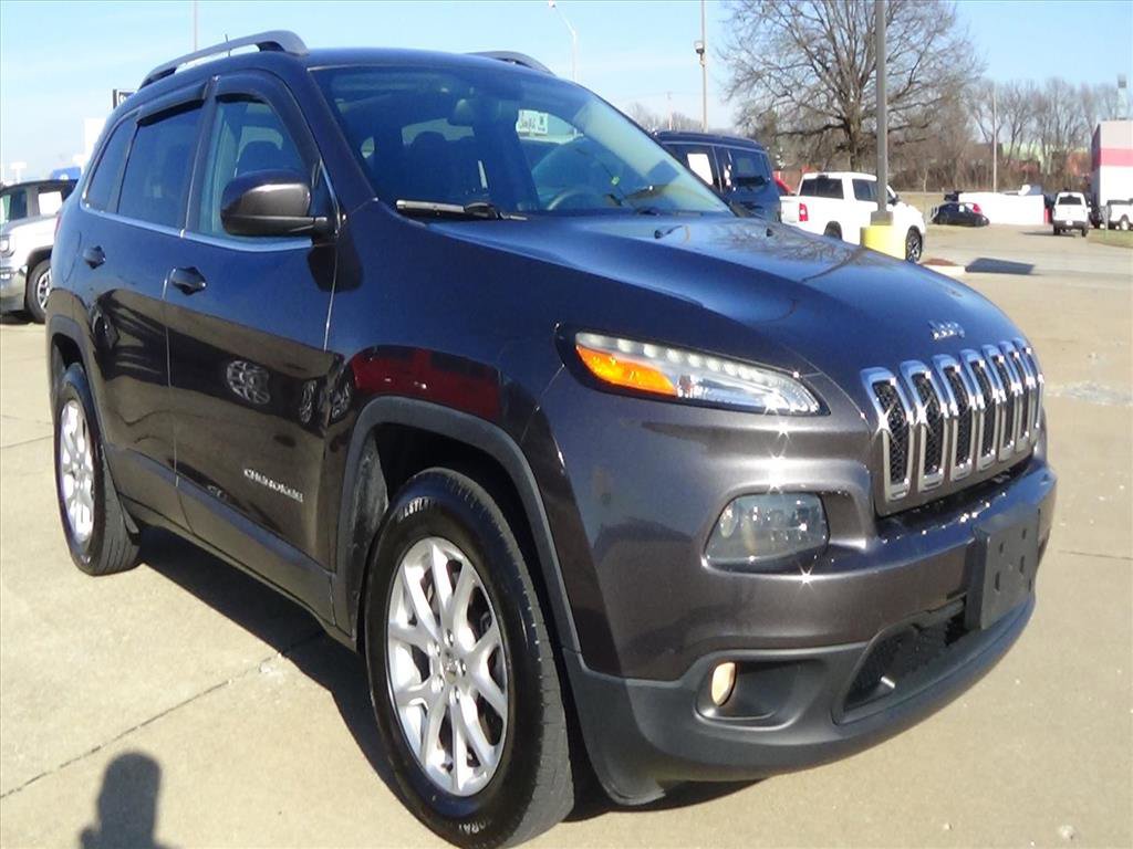 Used 2015 Jeep Cherokee Latitude w/ Comfort/Convenience Group image 4
