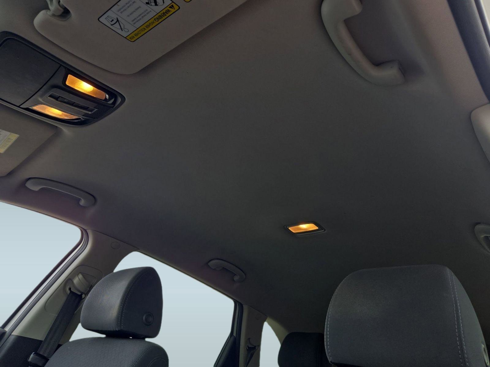 Used 2019 Kia Sorento LX image 27