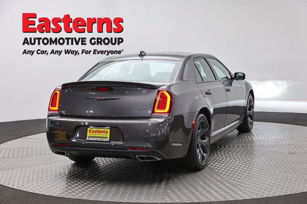 Used 2023 Chrysler 300 S RWD image 5