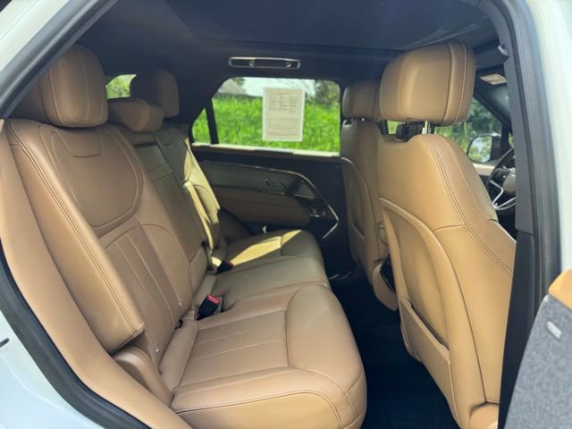 Used 2025 Land Rover Range Rover Sport SE AWD/4WD image 16
