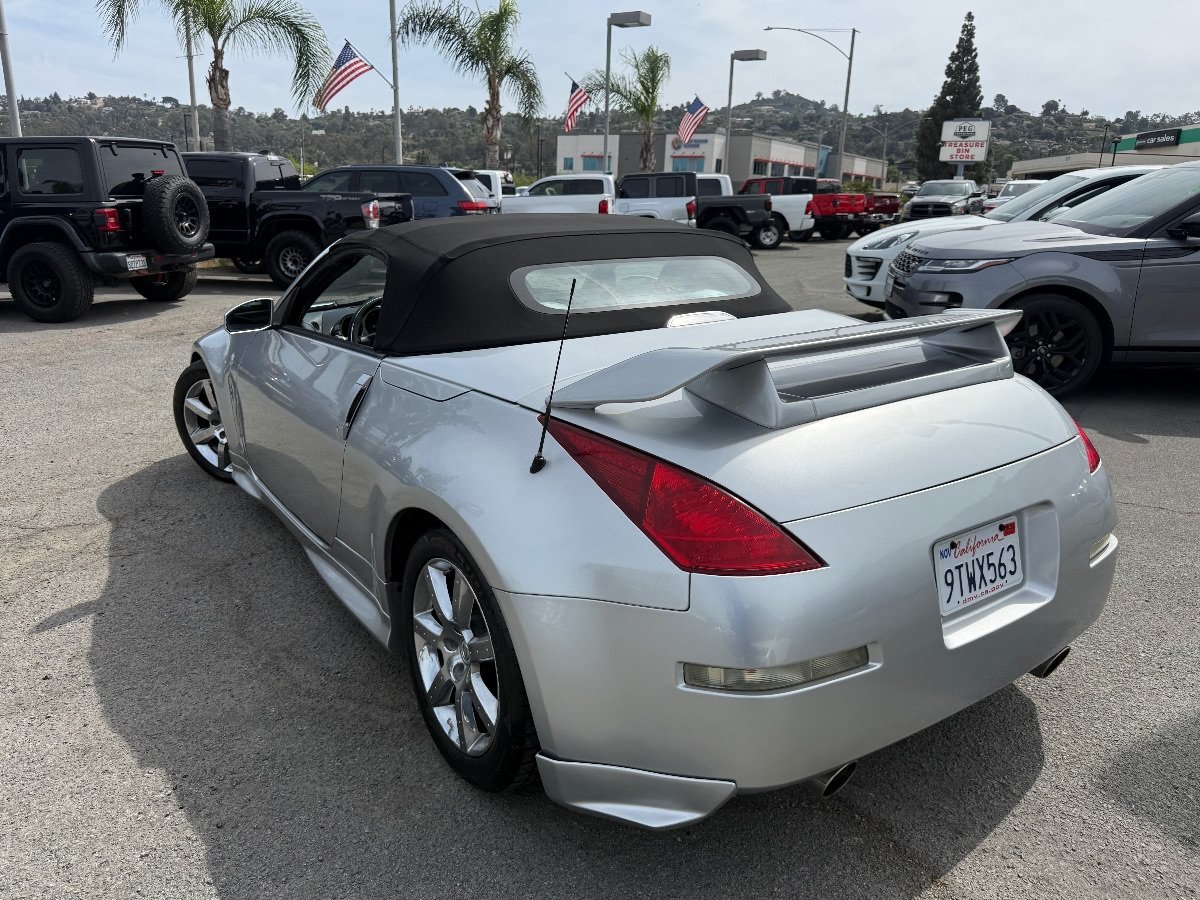 Used 2004 Nissan 350Z Touring RWD image 5