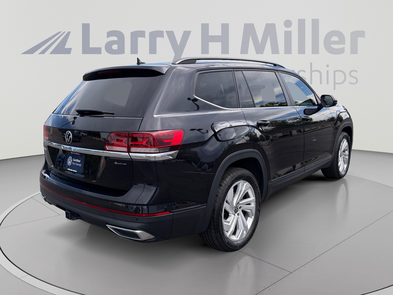 Used 2023 Volkswagen Atlas SE AWD/4WD image 5