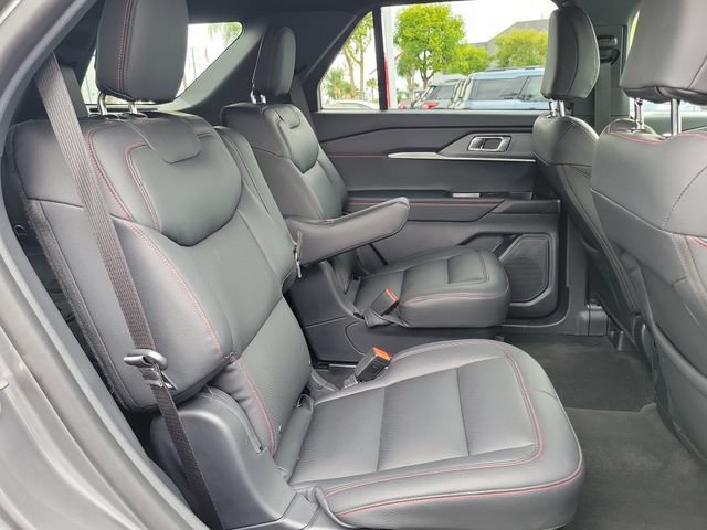 Used 2026 Ford Explorer ST-Line w/ ST-Line Street Pack RWD image 19