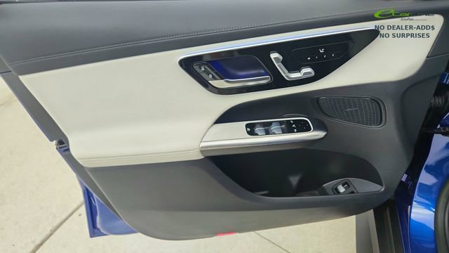 Used 2025 Mercedes-Benz GLC 350e 4MATIC w/ AMG Line image 37