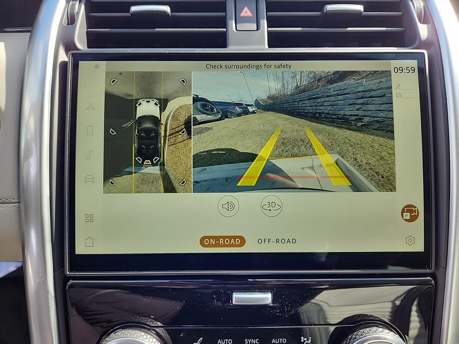 Certified 2025 Land Rover Discovery S image 22