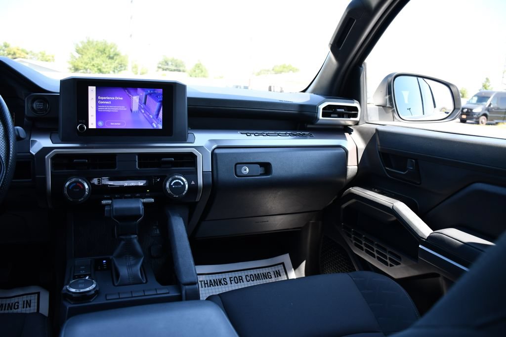 Used 2025 Toyota Tacoma SR5 AWD/4WD image 27