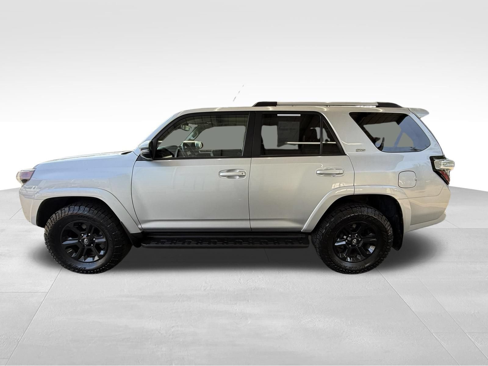 Used 2022 Toyota 4Runner SR5 Premium w/ Moonroof Package AWD/4WD image 9