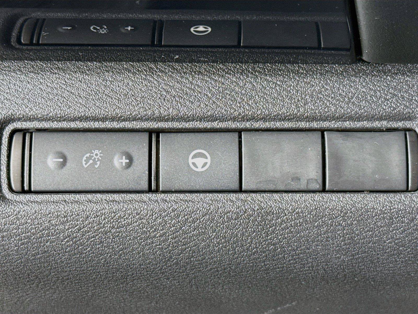 Used 2022 Nissan Pathfinder SV AWD/4WD image 12