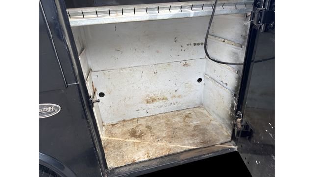 Used 2013 GMC Sierra 3500 W/T w/ Snow Plow Prep Package image 8