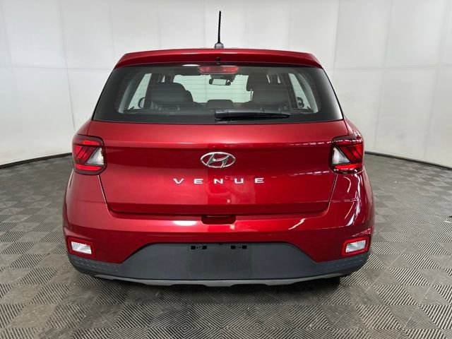 Used 2025 Hyundai Venue SE image 4