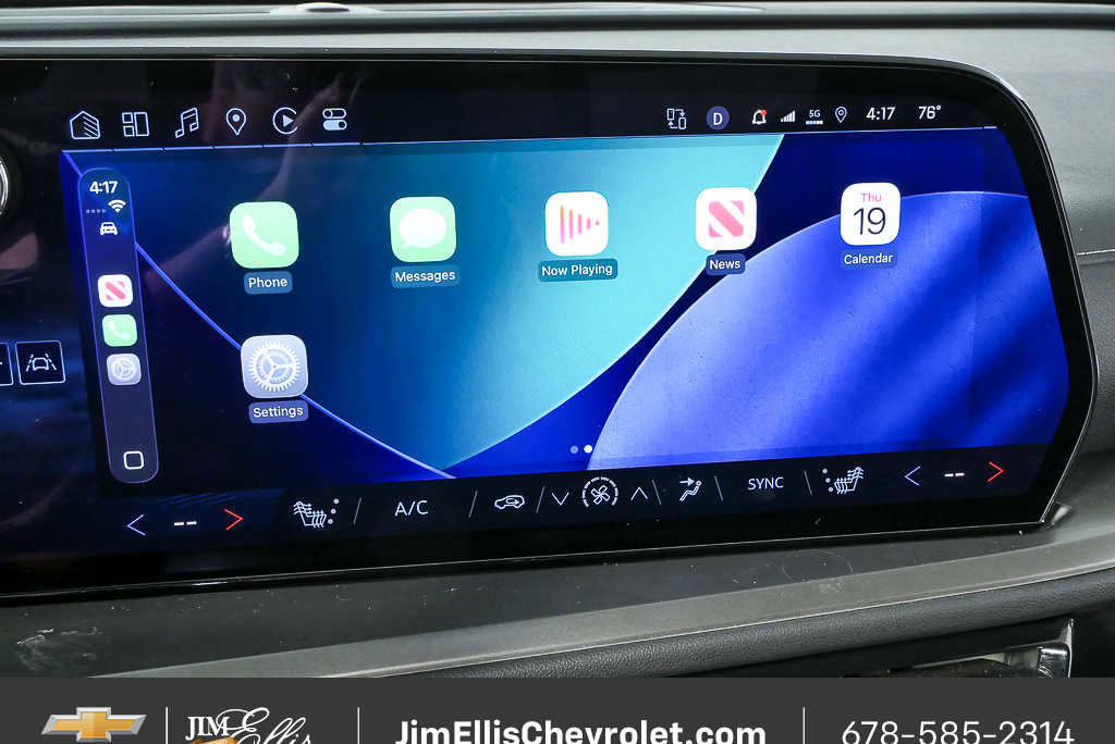 Used 2025 Chevrolet Traverse LT image 15