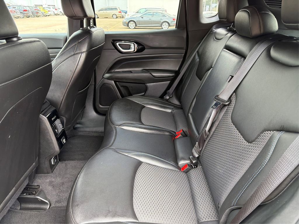 Used 2025 Jeep Compass Latitude w/ Altitude Special Edition AWD/4WD image 11